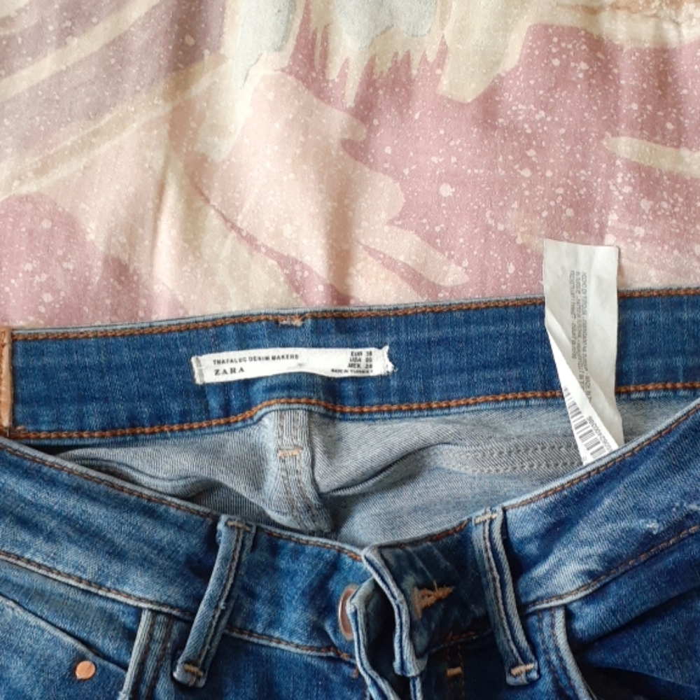 Jeans - Picture 2 of 5